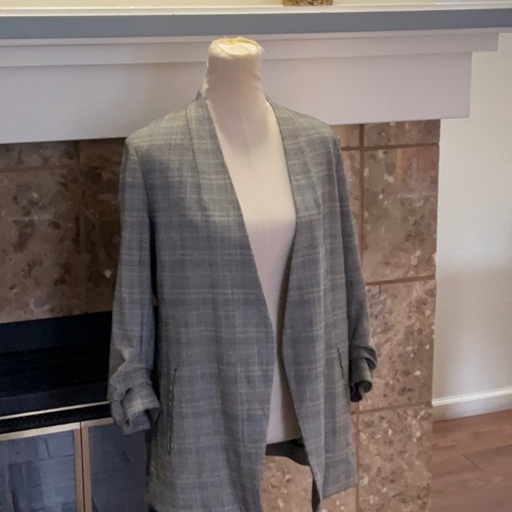 STUNNING Babaton Classic Gray Plaid Blazer Size 8
